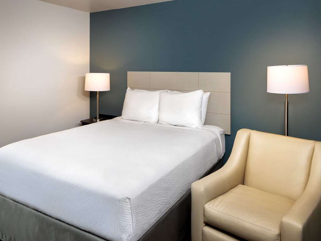 Woodspring Suites Plano - North Dallas Room photo